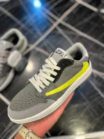 کتانی NIKE travis scott طوسی فسفری - Image 3