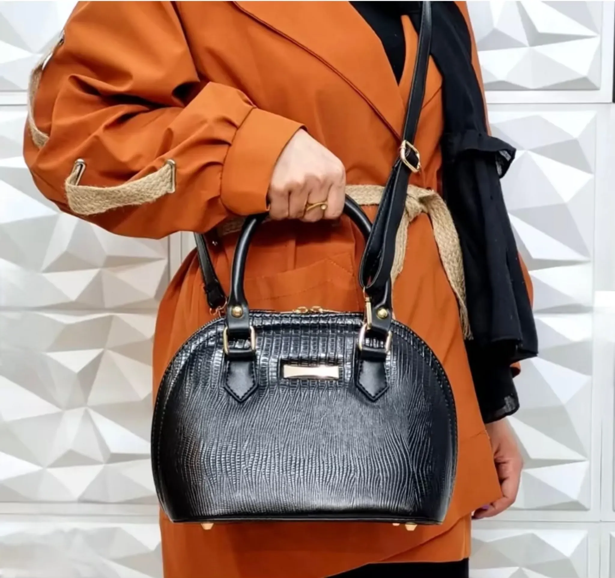 photo-output - 2024-12-23T131248.947 کیف زنانه فشیون - Image 1