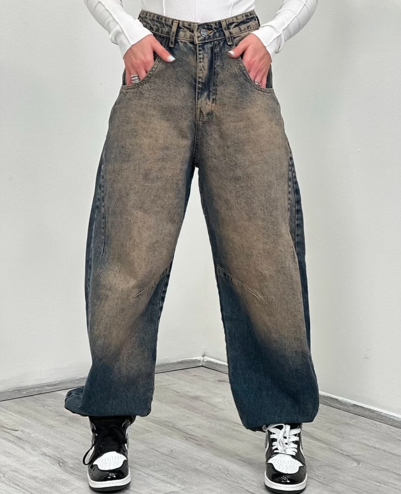 photo-output - 2025-01-02T220408.879 شلوار خمره ای گازوئیلی روشن - Image 1