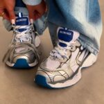 کتوني دخترانه 3XLسفيد طوسي زيره آبي