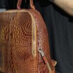 کوله چرم طبيعي داريا عسلي - Image 4