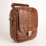 کیف دوشي چرم طبیعی قفل دار عسلي