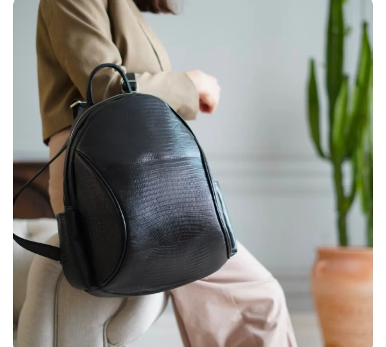 IMG_1807 کوله چرم طبيعي ياس - Image 1