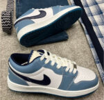 کتاني مردانه جردن وان آبي سرمه اي