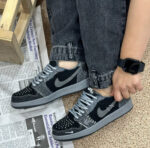 کتونی زنانه وودو مشکي طوسي