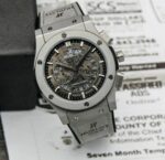 ساعت هابلوت زنانه بند چرم طوسي