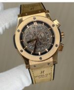 ساعت هابلوت مردانه بند چرم عسلي