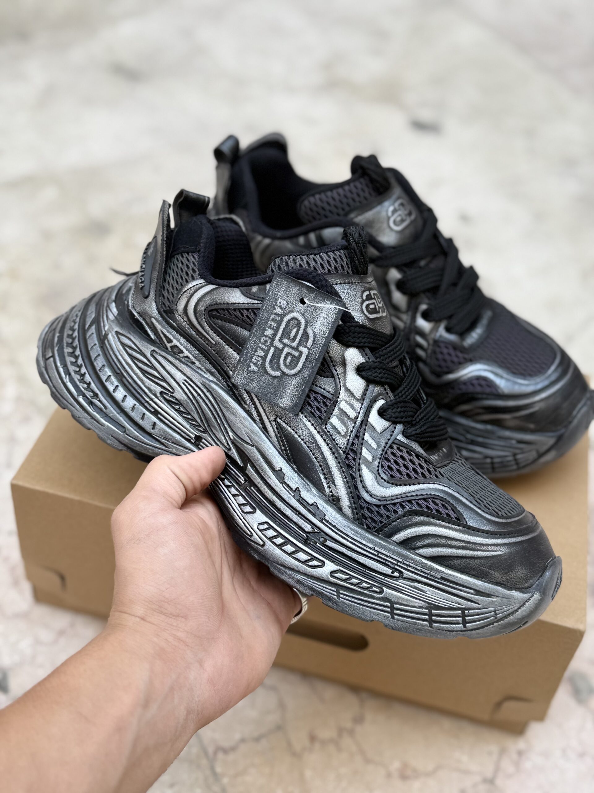 IMG_7964-scaled کتوني بالانسيگا گارانتي مشکي هفت رنگ - Image 1