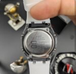 ساعت جيشاک2100سفيد شيشه شفاف عقربه رنگي - Image 2