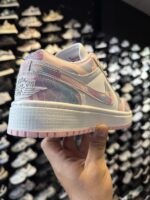 کتوني زنانه جردن وان طرحدار صورتي - Image 2