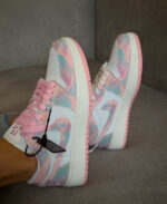 کتوني زنانه جردن وان طرحدار صورتي