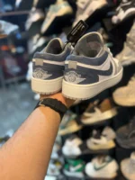 کتونی زنانه جردن وان طوسی سرمه ای - Image 2