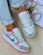 کتونی زنانه درگون صورتی