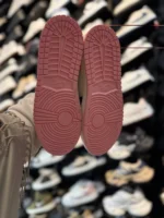 کتونی زنانه جردن وان ساقدار سرمه ای صورتی - Image 3