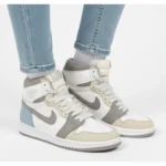 کتانی زنانه جردن وان ساقدار طوسی آبی