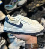 کتونی زنانه ايرفورس سفيد سرمه ای - Image 4