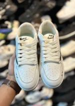 کتونی زنانه ترويس نورث فيس سفيد مشکی - Image 2