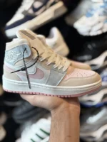 کتونی جردن ساقدار کرم صورتی - Image 3