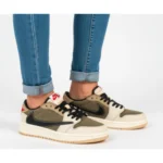 کتونی ترويس کرم قهوه ای