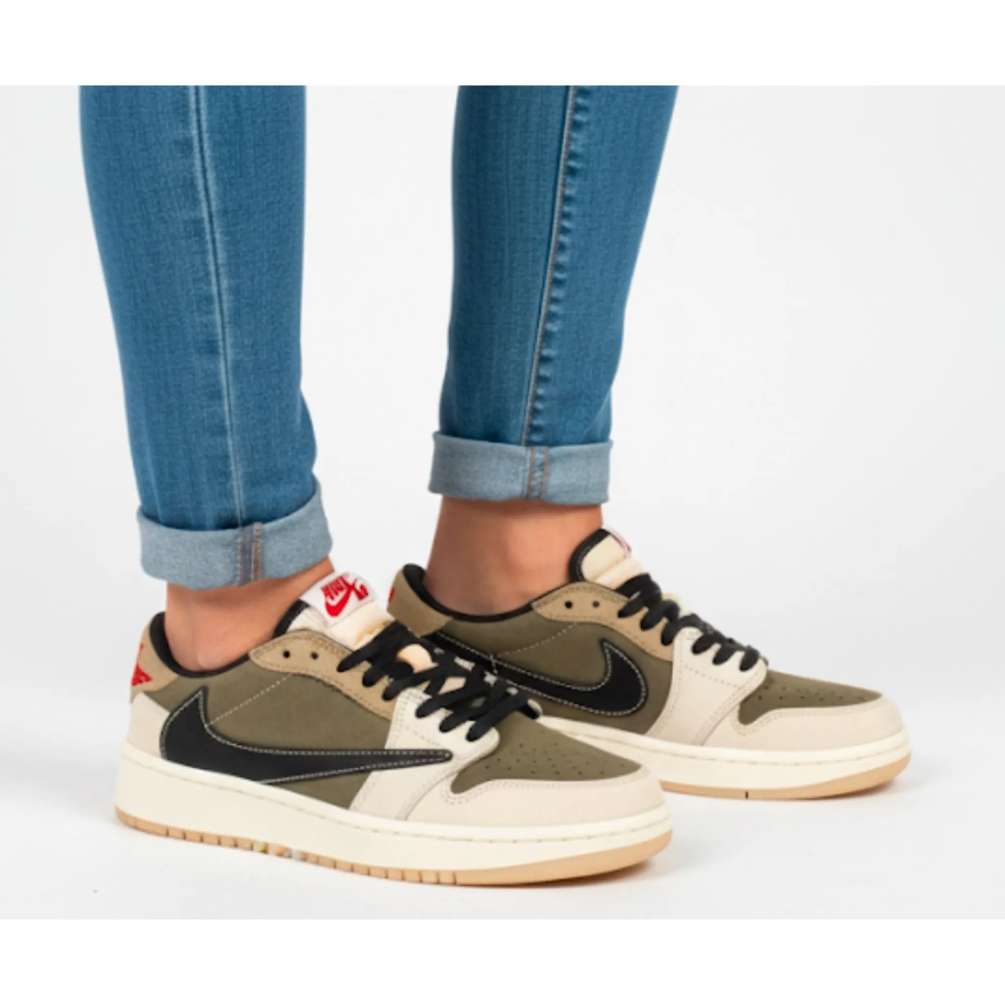 photo-output-2025-11-09T110955.134 (1) کتونی ترويس کرم قهوه ای - Image 1