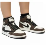 کتونی زنانه ترويس ساقدار قهوه ای سفيد