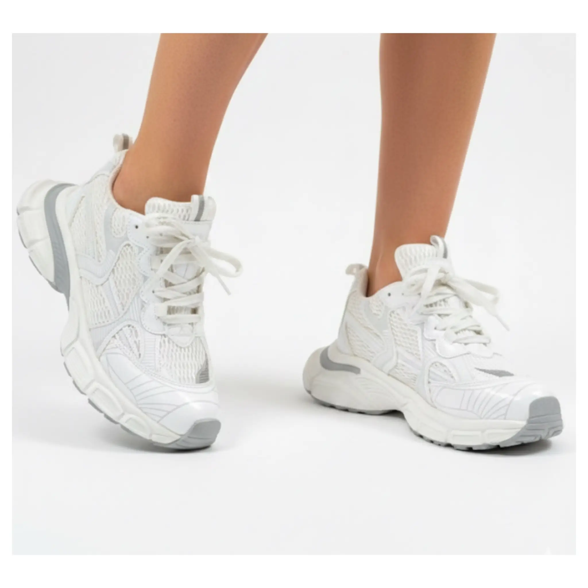 photo-output - 2025-11-24T011111.185 کتونی زنانه 3XLسفيد - Image 1