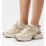 کتونی زنانه v2k کرم