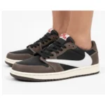 کتونی ترويس مشکی قهوه ای