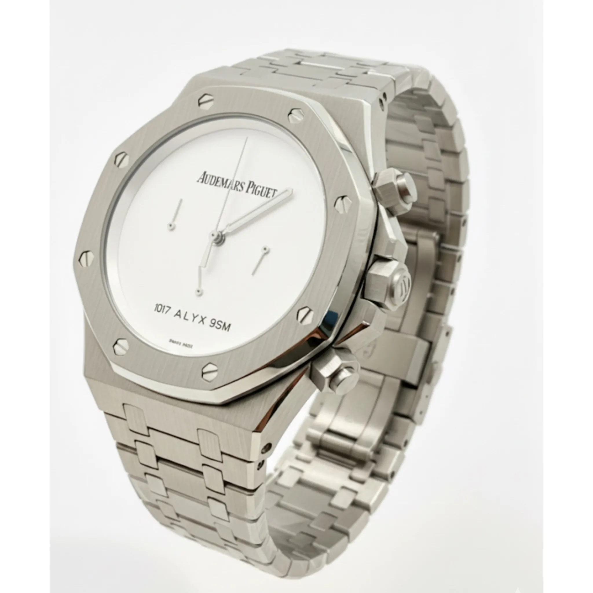 photo-output113-1 ساعتAP مهندسی نقره ای صفحه سفيد مردانه - Image 1