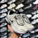 کتونی زنانه V2Kسفيد بغل مشکی