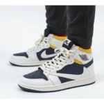 کتونی مردانه ترويس ساقدار سرمه ای سفيد