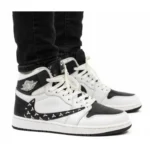 کتونی مردانه ترويس ساقدار سفيد مشکی