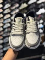 کتونی جردن وان زنانه طوسی سرمه ای - Image 3