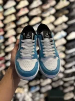 کتونی جردن وان زنانه سفيدآبی - Image 2