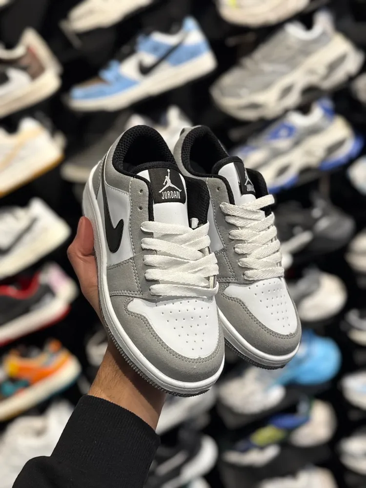 IMG_1604 کتونی جردن وان زنانه سفيد طوسی - Image 1