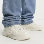 کتونی بغل طرح‌دار سفید، مناسب استایل خیابانی و استفاده روزمره موجود در مزون رم