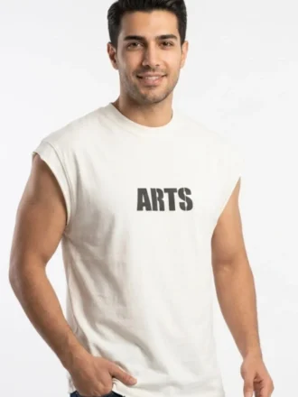 استایل کژوال با وست ARTS مردانه سفید مدل ARTS و برش آزاد سرشانه در مزون رم
