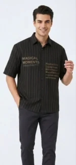 پیراهن آستین کوتاه magical مشکی با طرح متنی موجود در mezonrome.com
